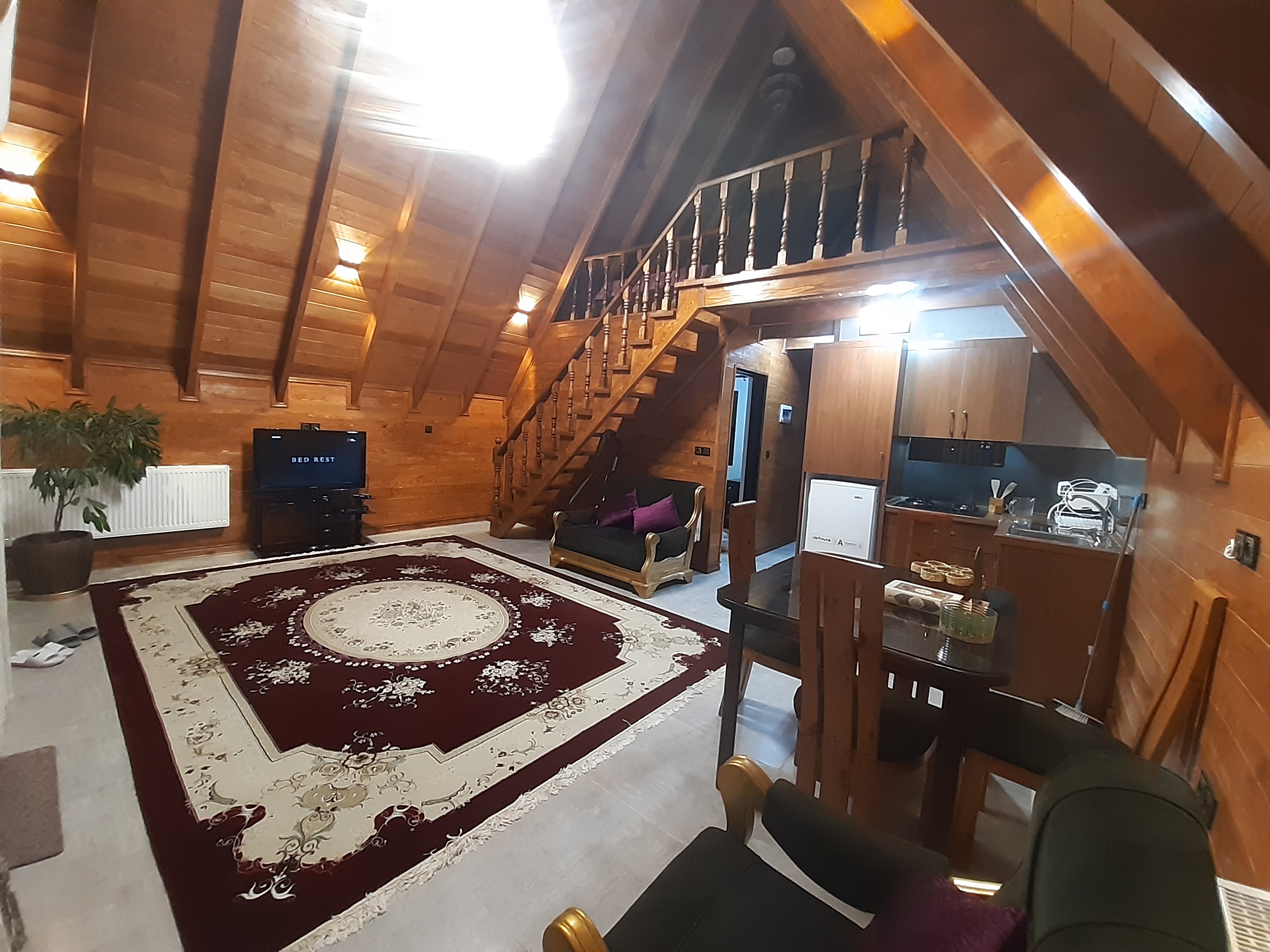 ویلا سویسی طاهری