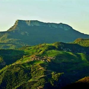 ویلا سنتی کوهستانی آرامش