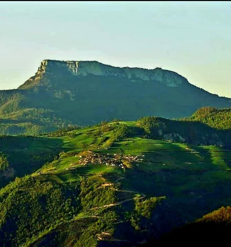 ویلا سنتی کوهستانی آرامش