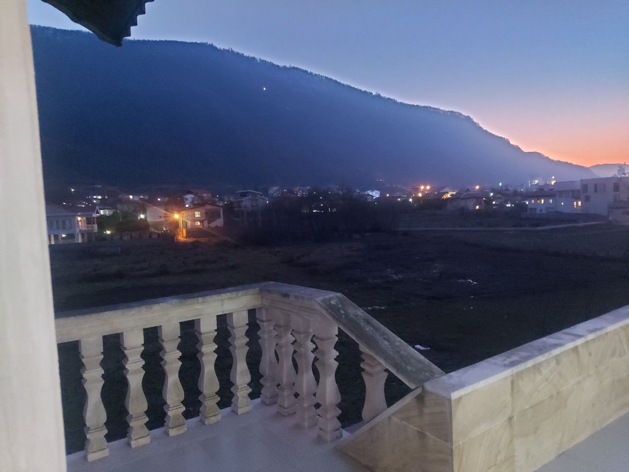 دوخوابه جنگلی دنج