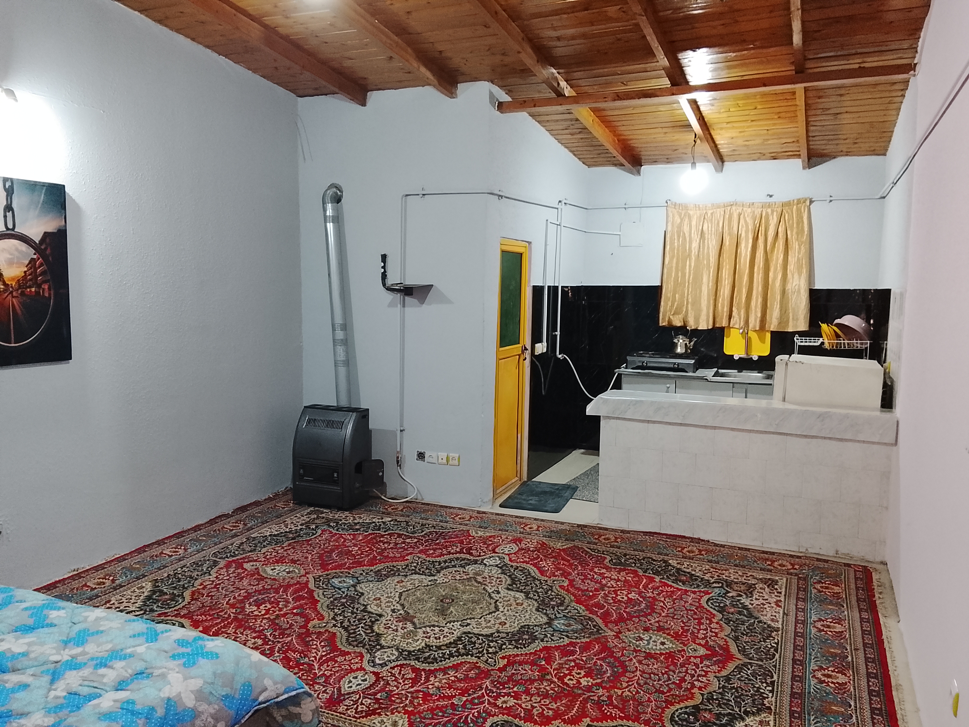 متل ساحلی رز زرد