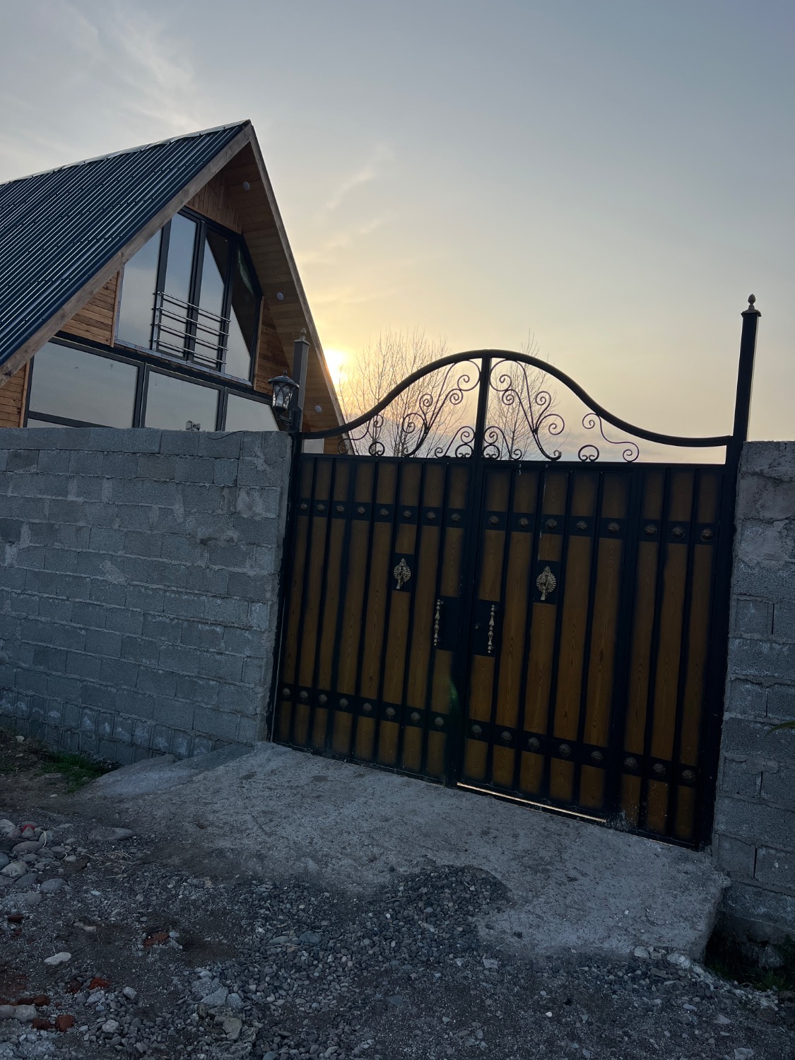 ویلا سوییسی شجاعی