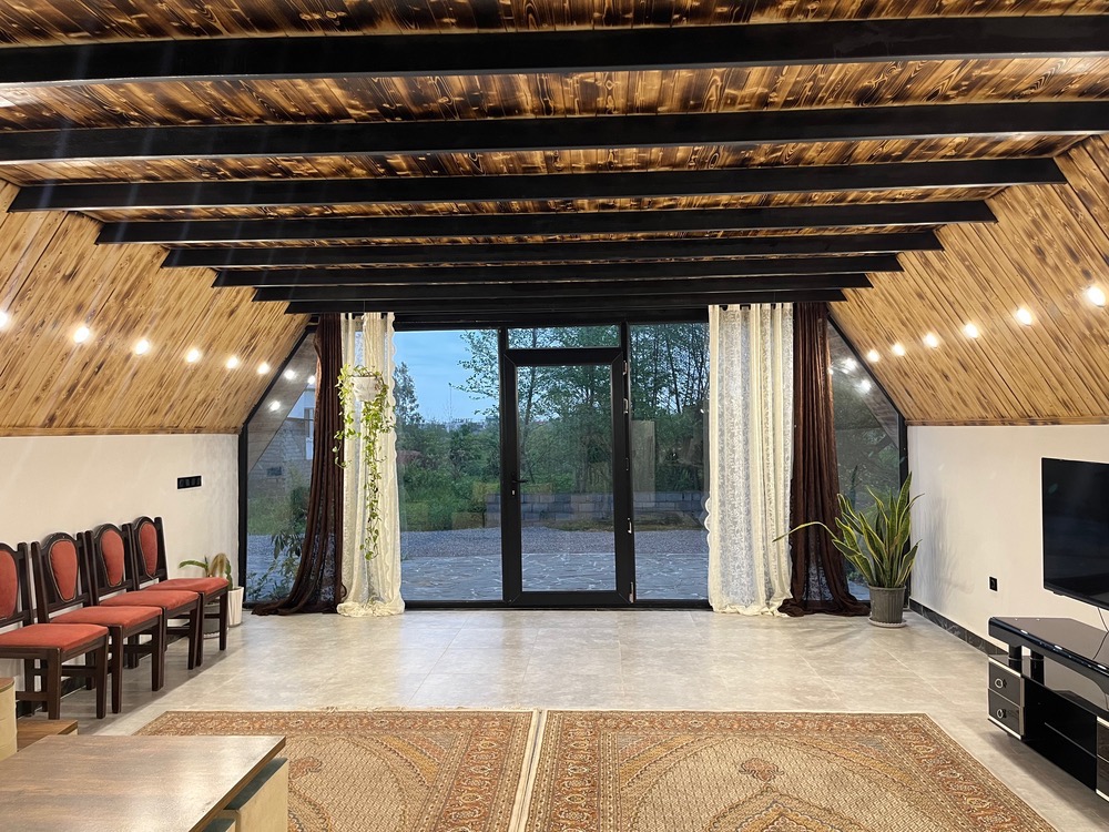 کلبه دهکده کتی