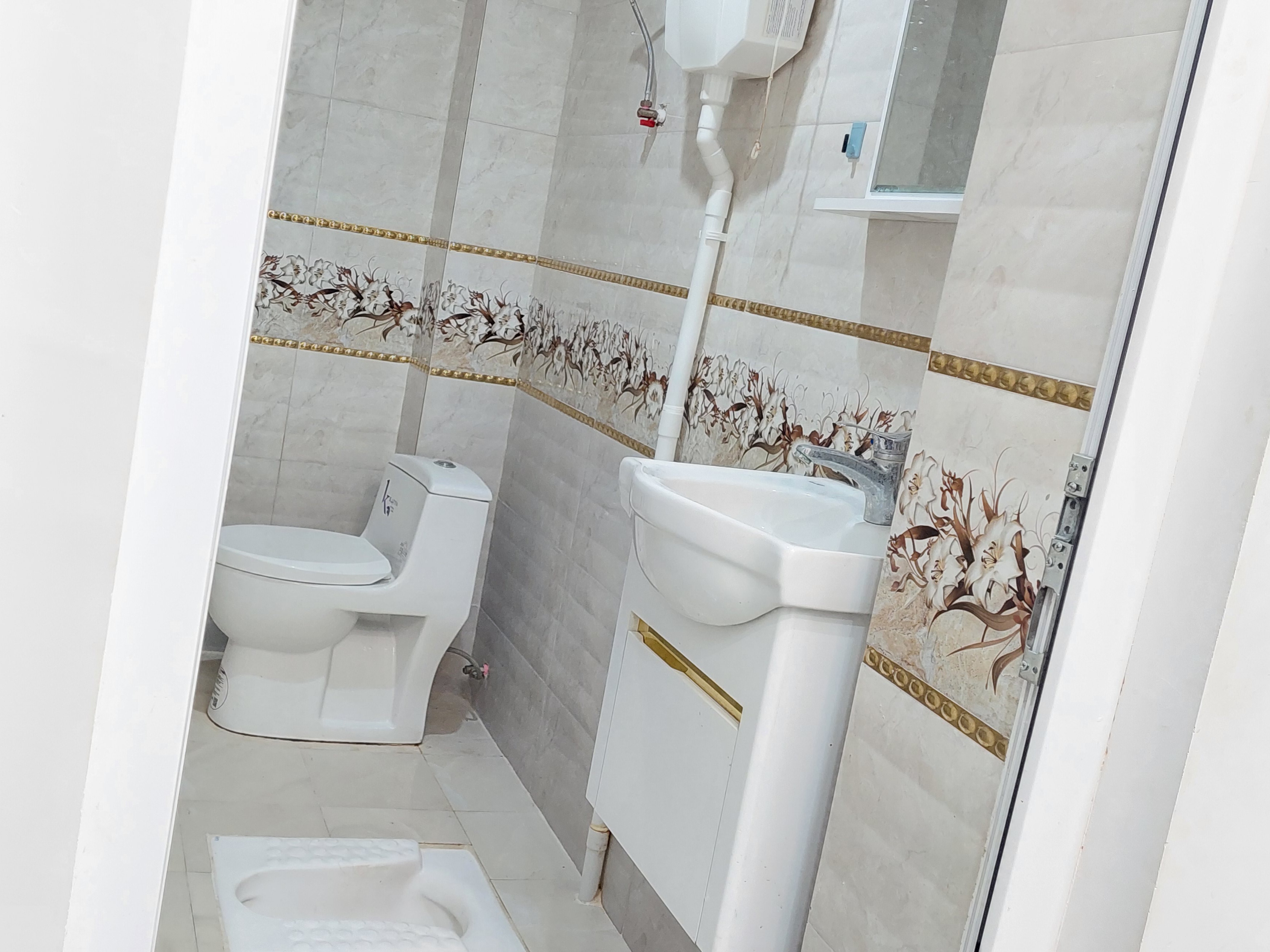 اقامتگاه کادوس